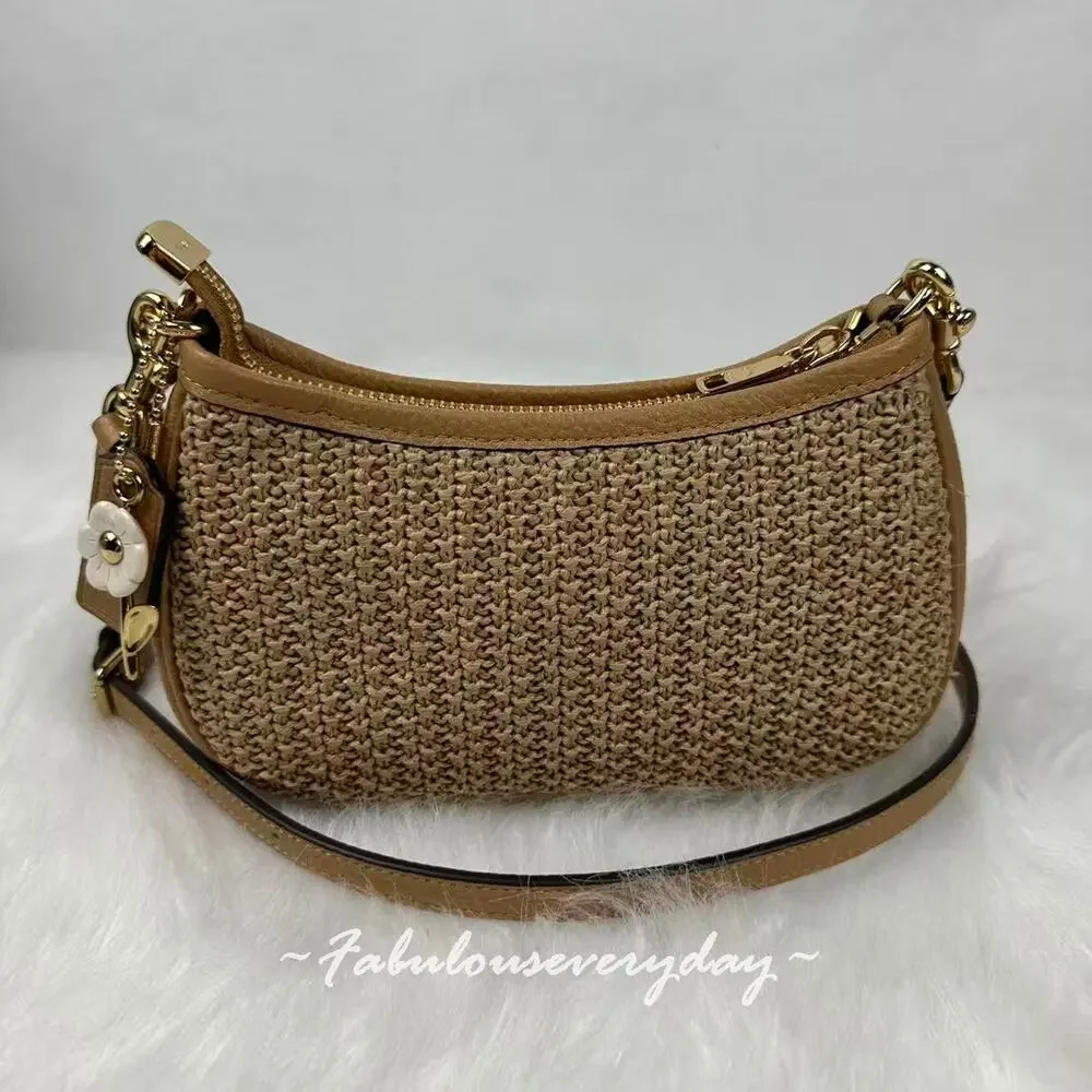 Coach cdw66 refined