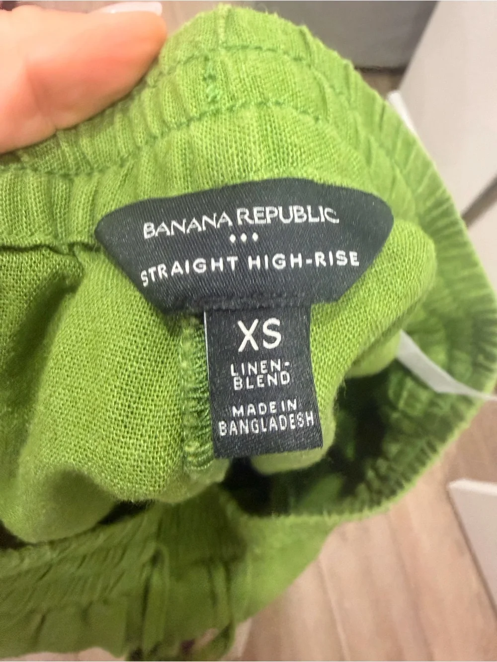Banana Republic linen details