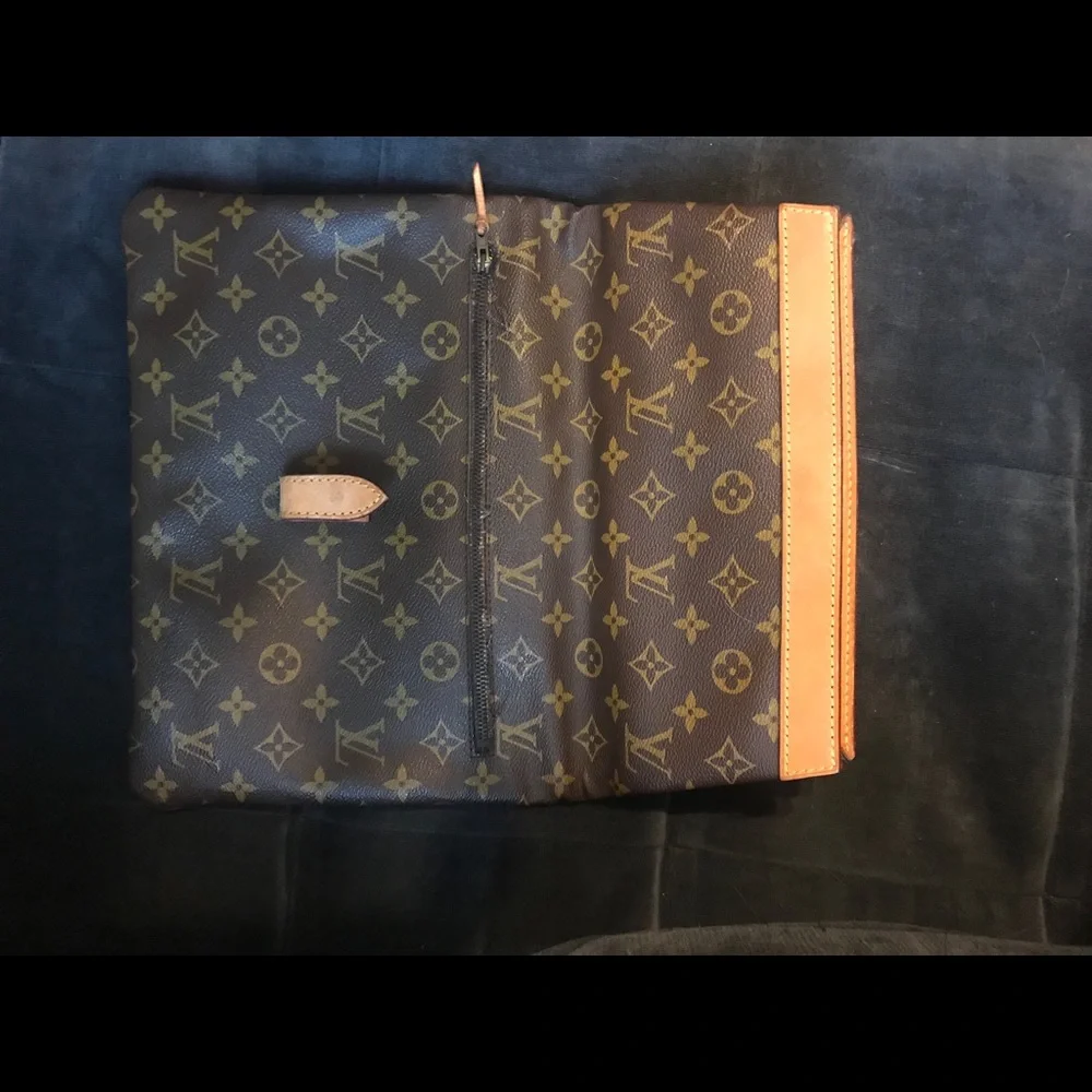 Louis Vuitton classic louis