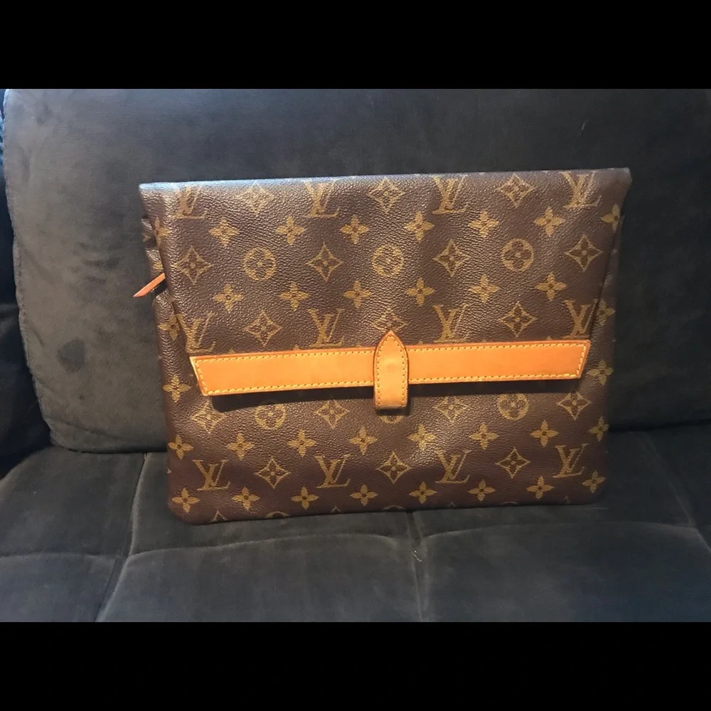 Louis Vuitton classic louis