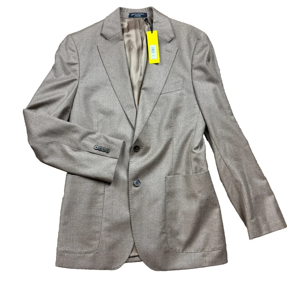 Banana Republic see photos