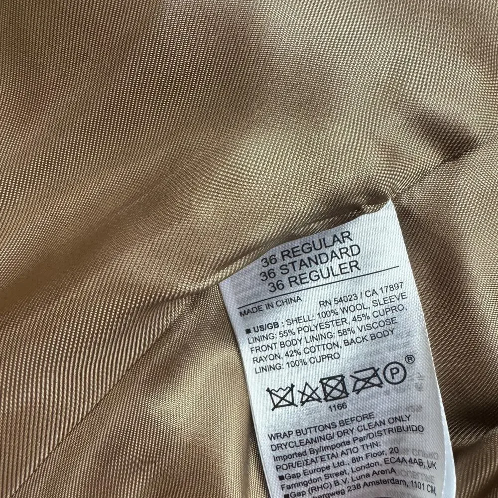 Banana Republic see photos