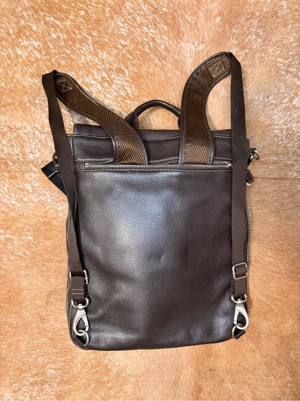 Men's Levenger Brown Leather Messenger Bag with Adjustable Strap