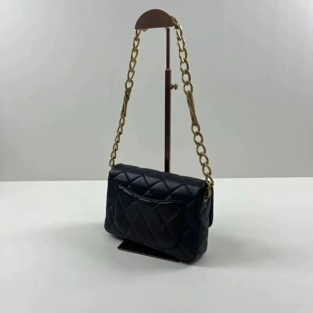 CHANEL brand color