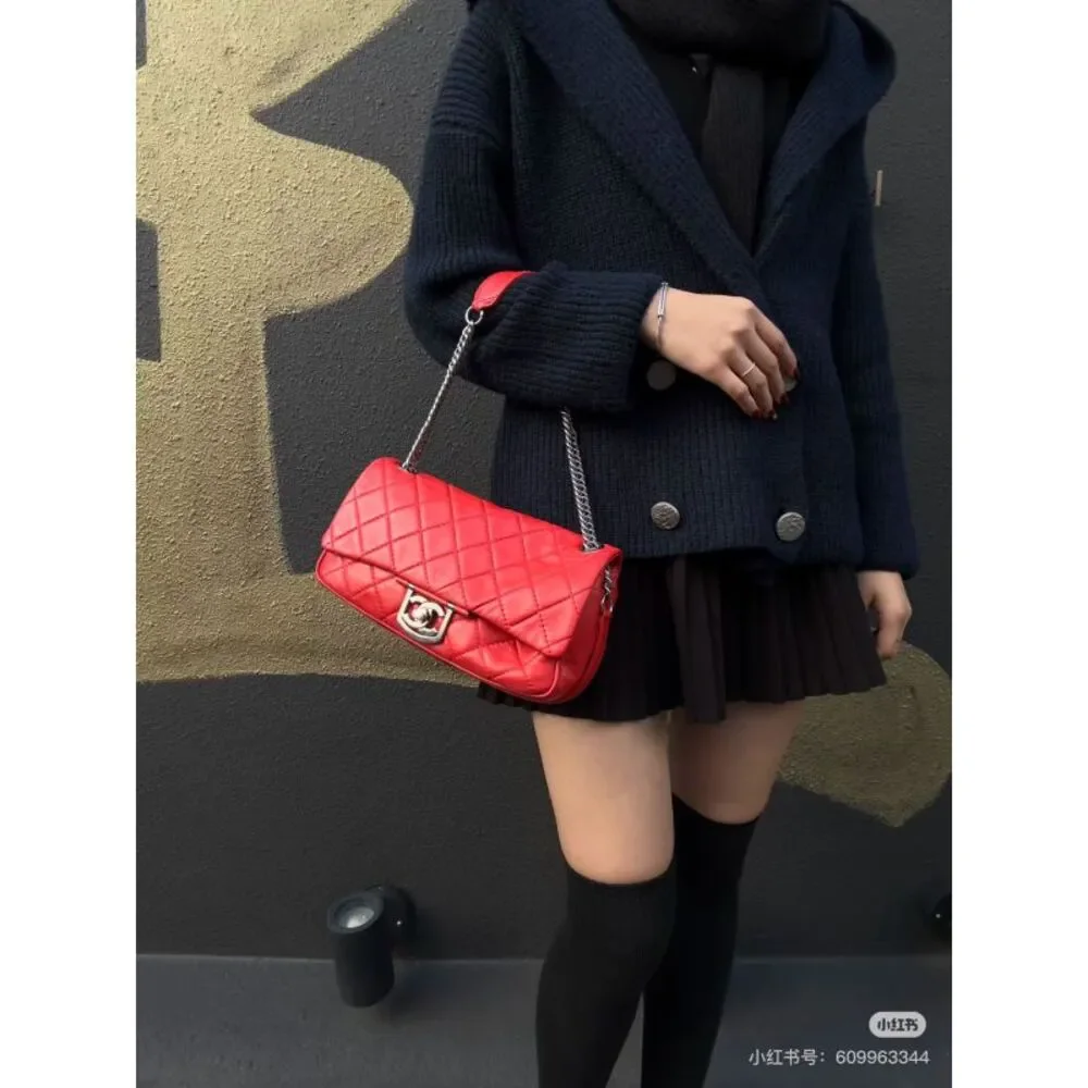 CHANEL brand color