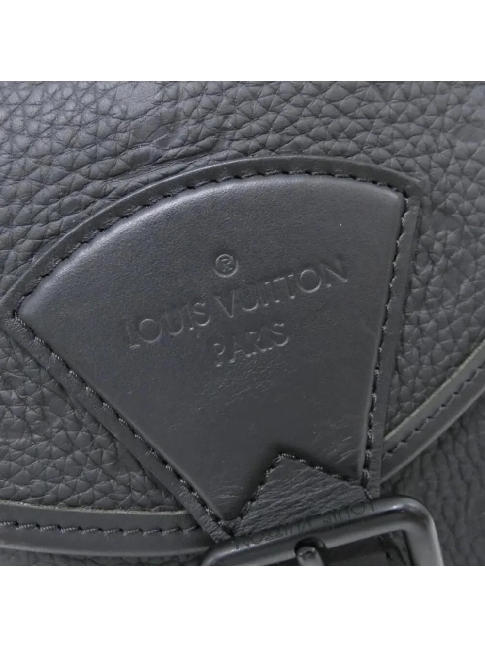 Louis Vuitton patch may strap