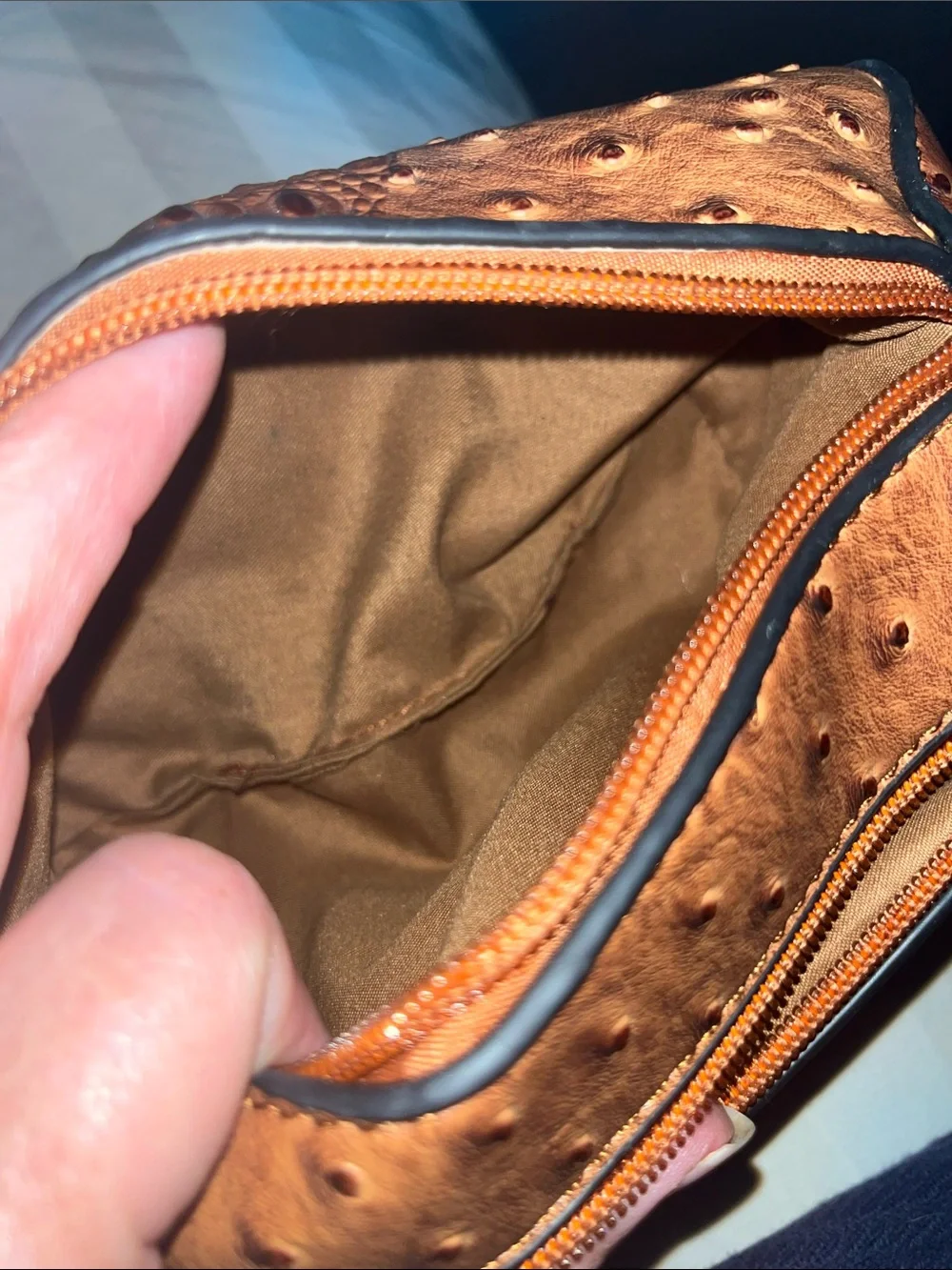 00 stylish wristlet