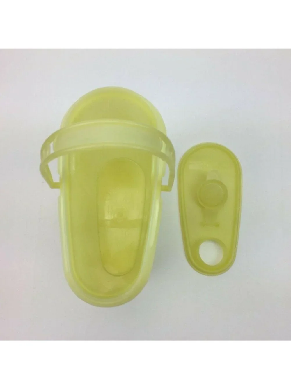 N/A vintage tupperware