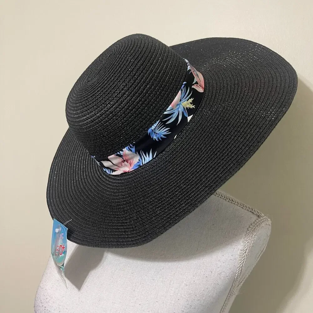 HaT woman black