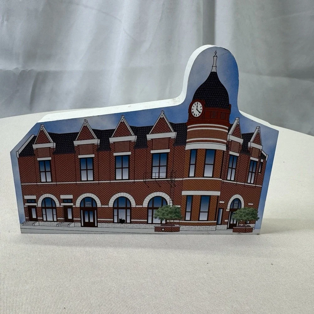 2014 Cats Meow Hiawatha Town Clock Shelf Sitter‎