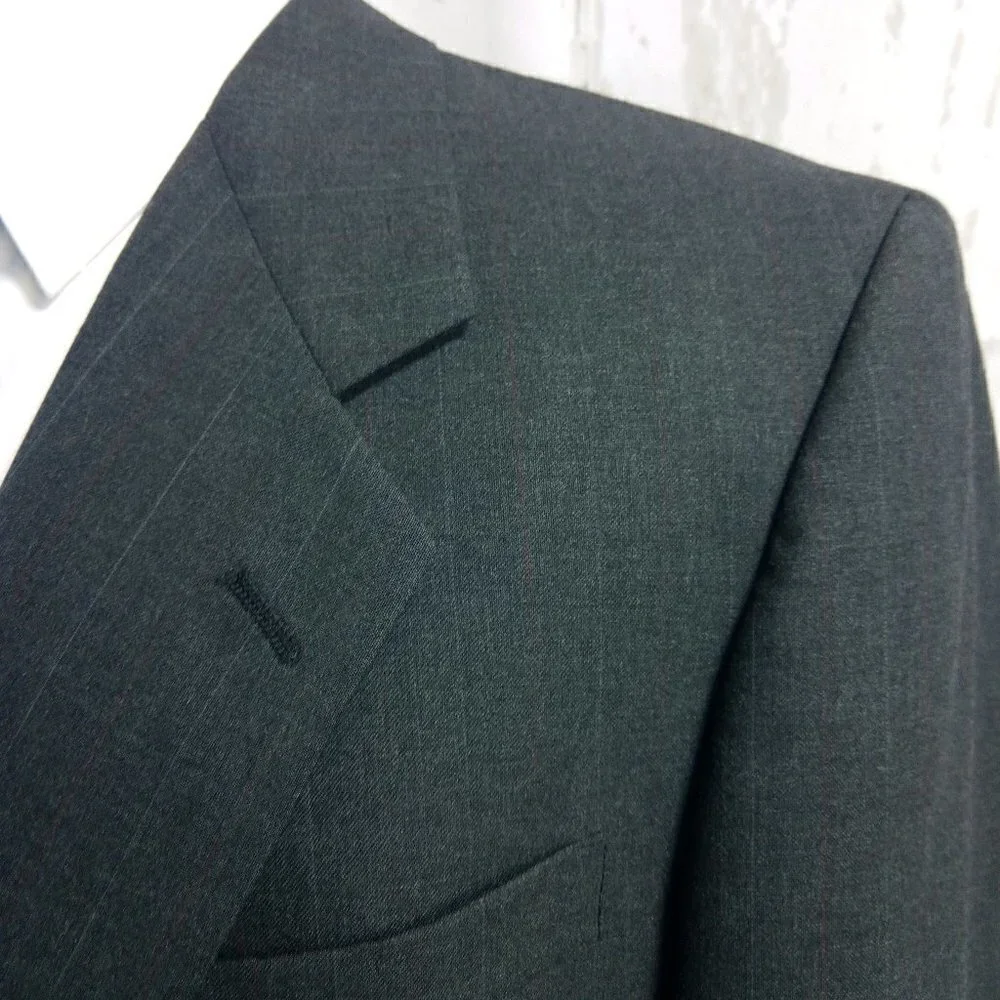 Hart Schaffner Marx chest under hem
