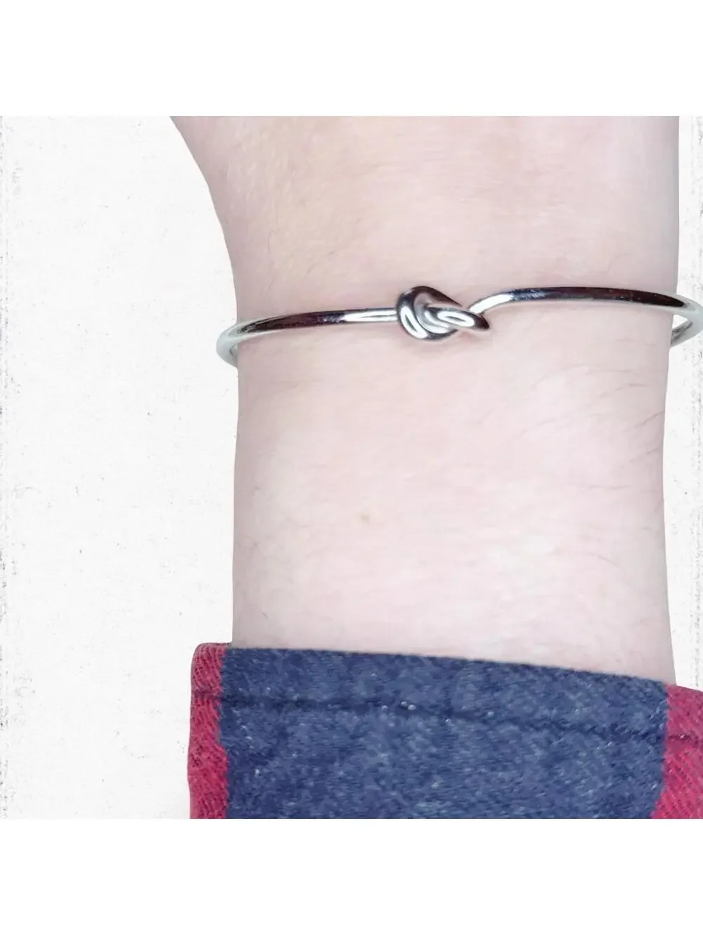 163. Silvertone Knot Bracelet Dainty