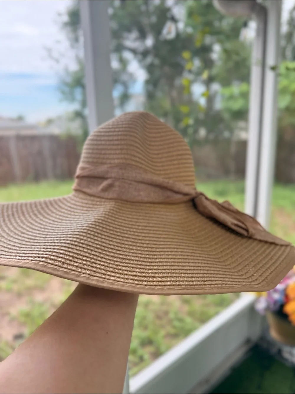 Amazon Essentials woven floppy