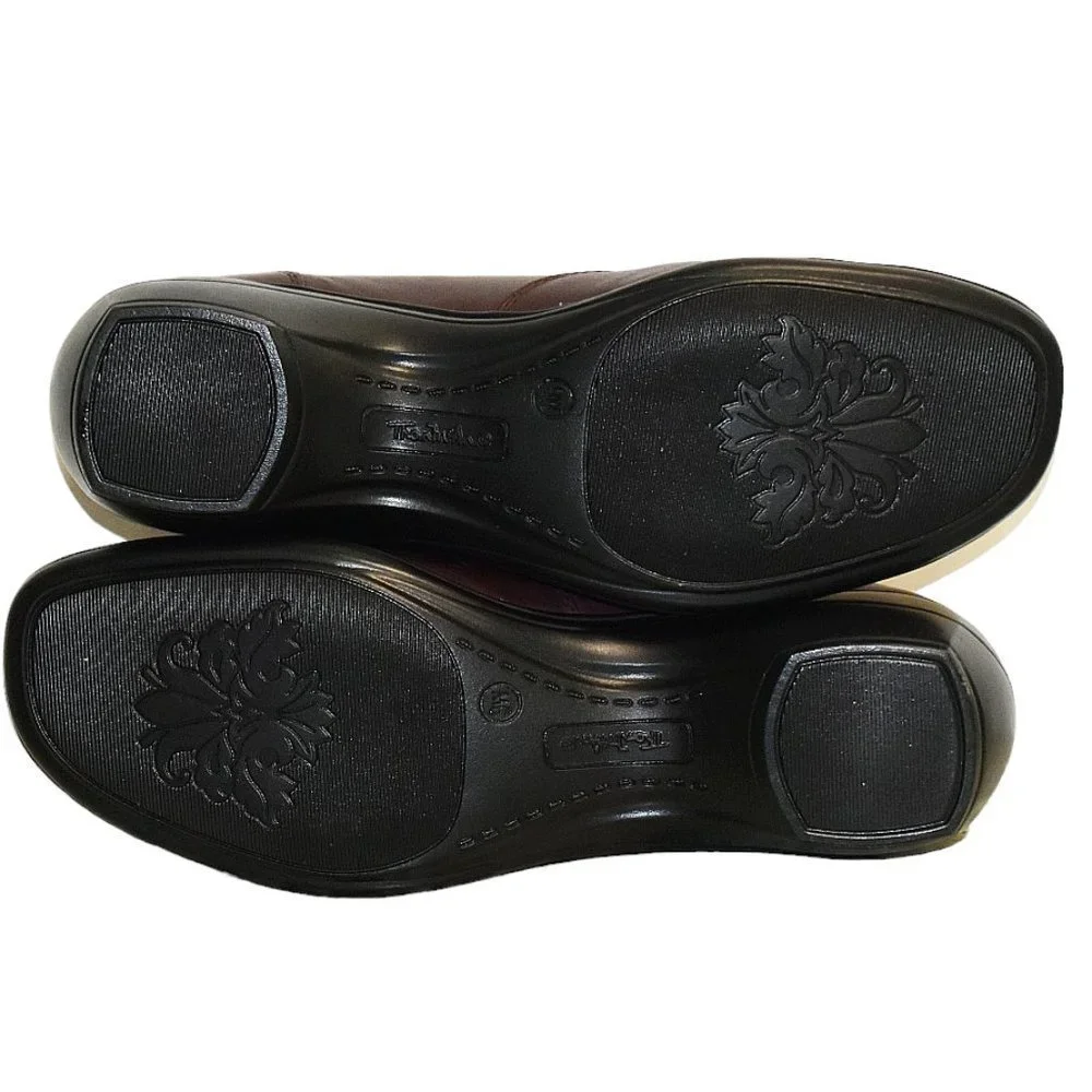 Thom McAn wide leather mcan