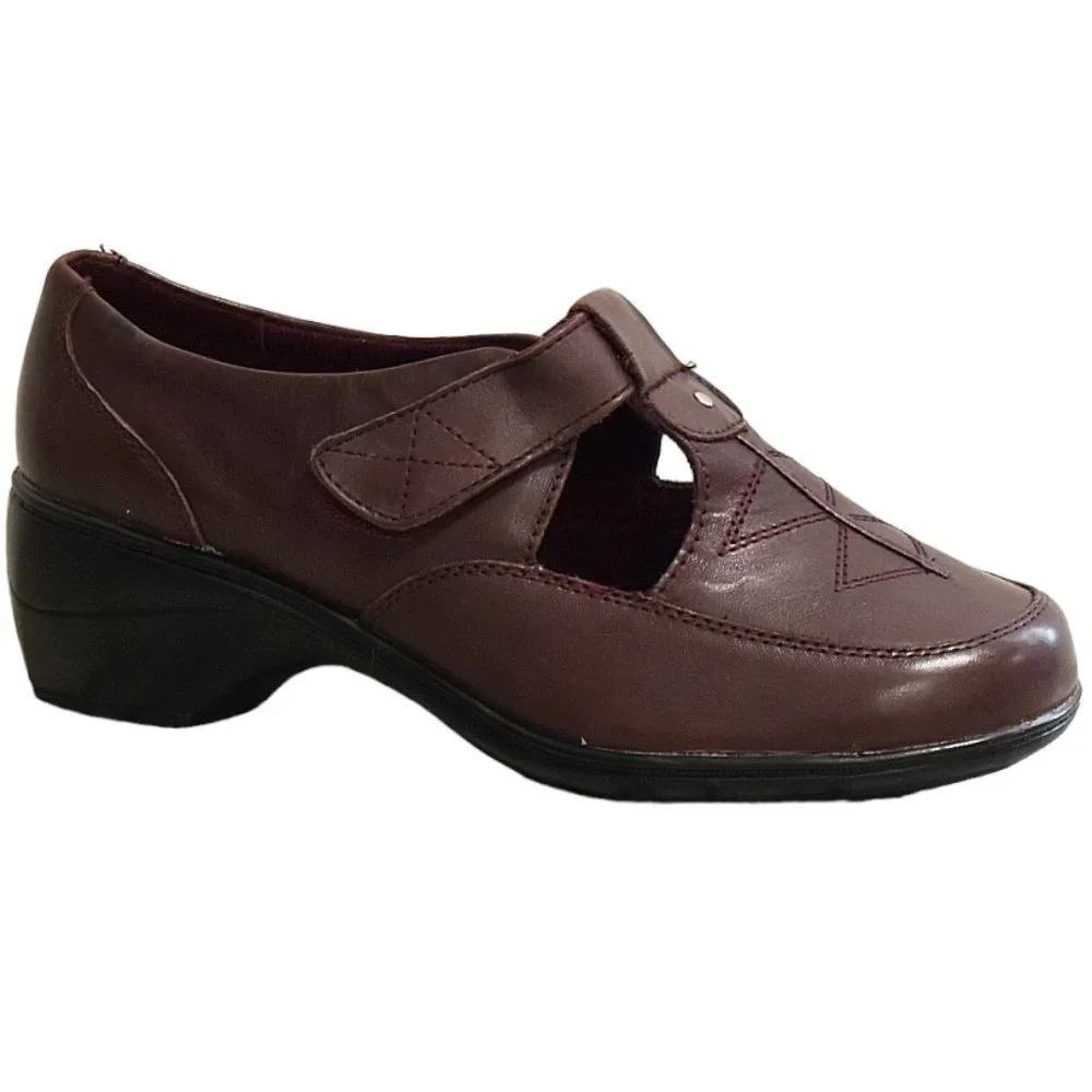 Thom McAn women color 24
