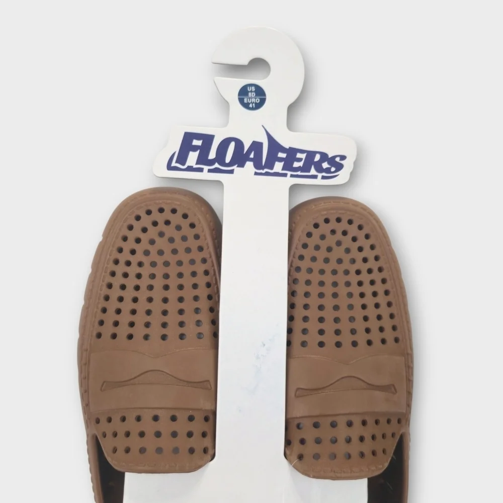 Floafers feature color design