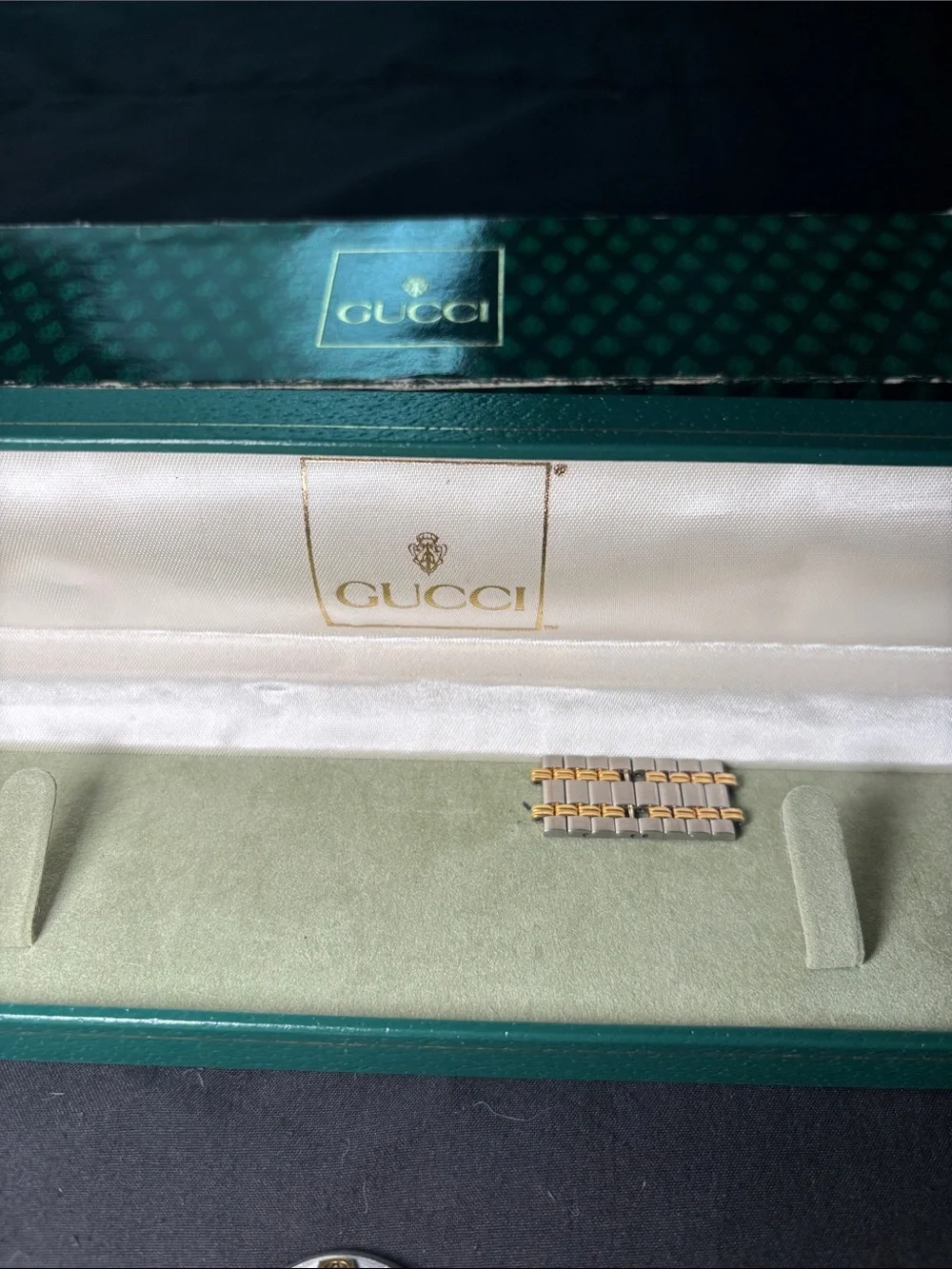 Gucci pair wristwatches