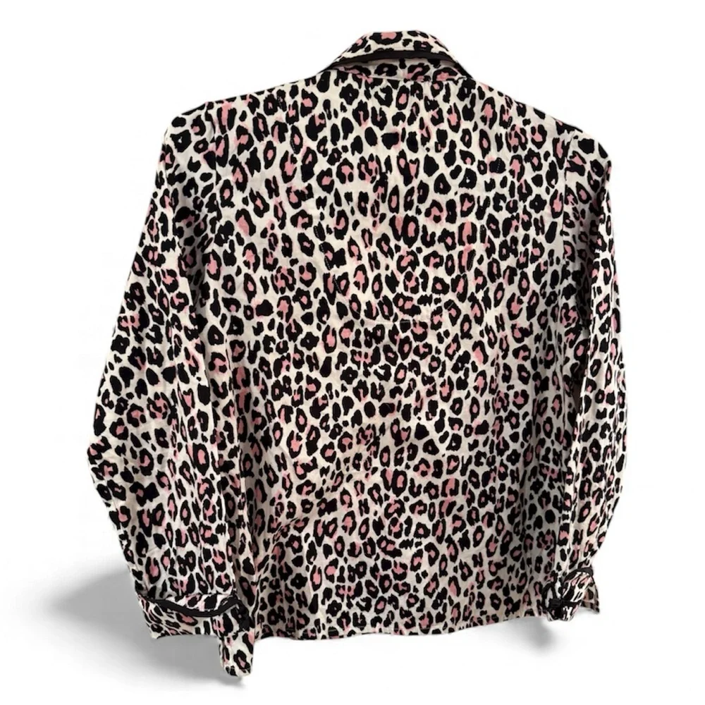 KATE SPADE 2 PIECE LEOPARD DESIGN LONG SLEEVE SHORT SET MEDIUM