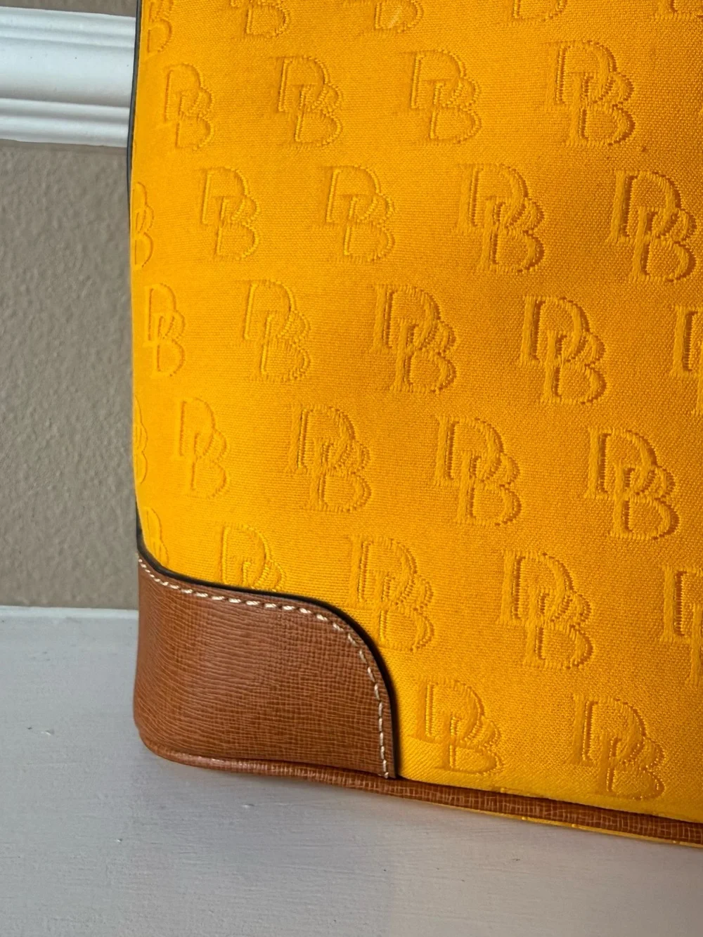 Dooney & Bourke structured dooney
