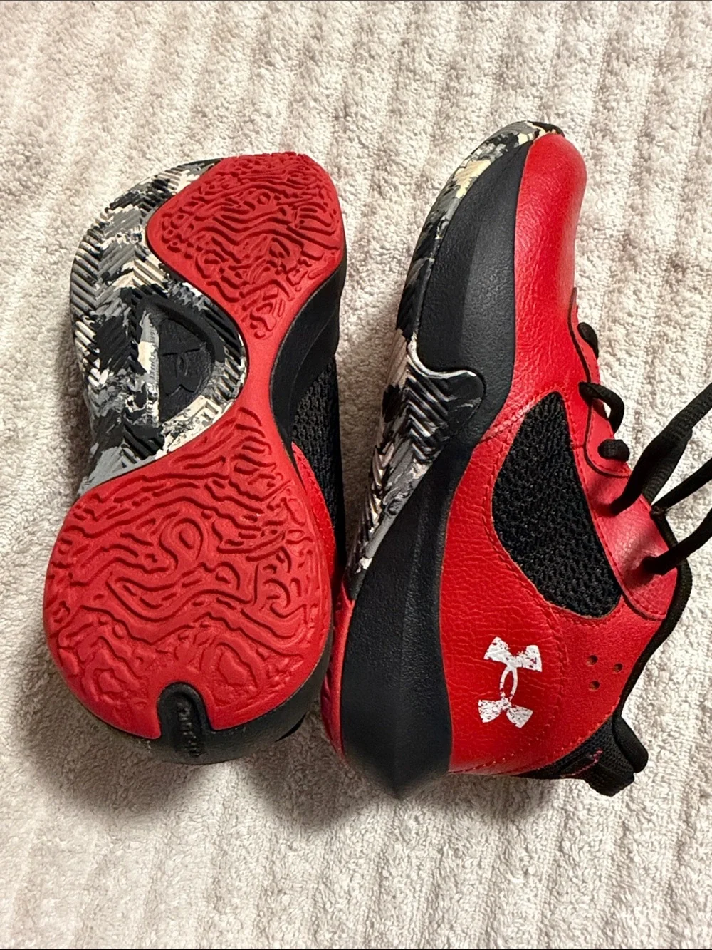 Under Armour snug red