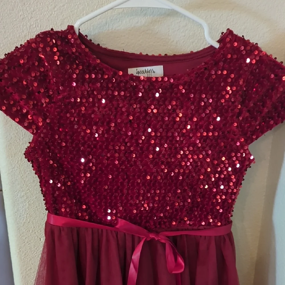Speechless elegant red