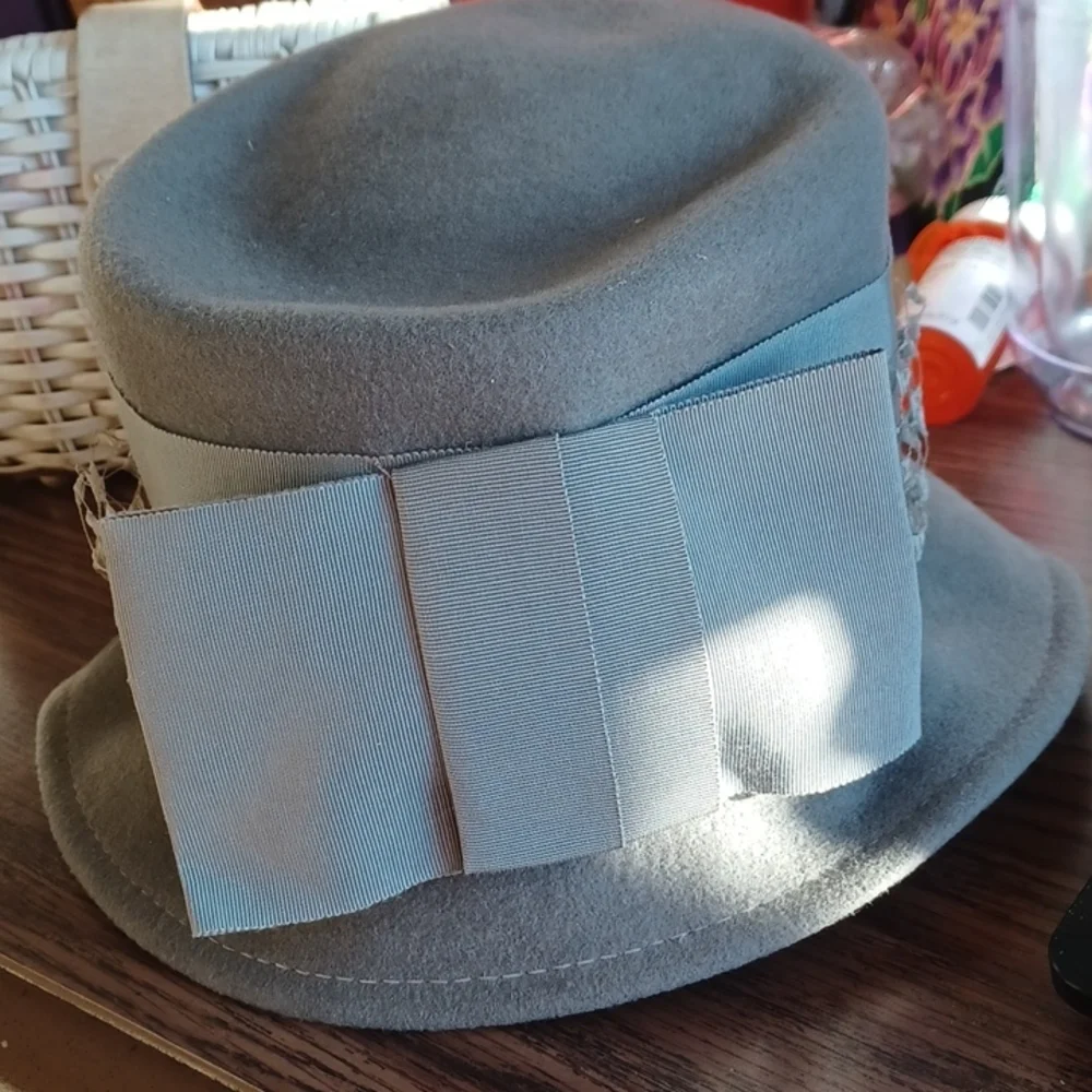 VINTAGE ROYCE HAT VAIL BOW  EXCLUSIVE/NEUMANN ENDLER