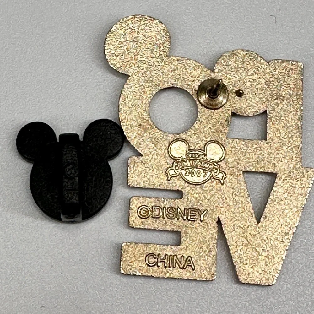 Disney pin maleficent