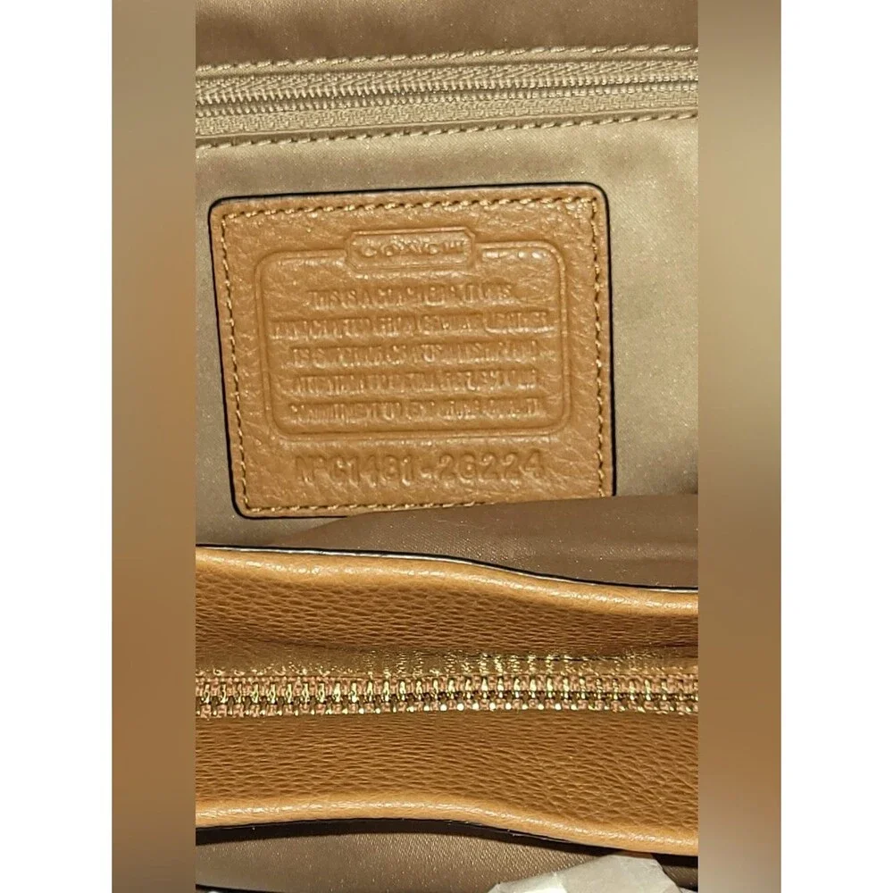 Coach Pebbled Leather Phoebe EUC Phoebe Triple Compartment w/ SCARF