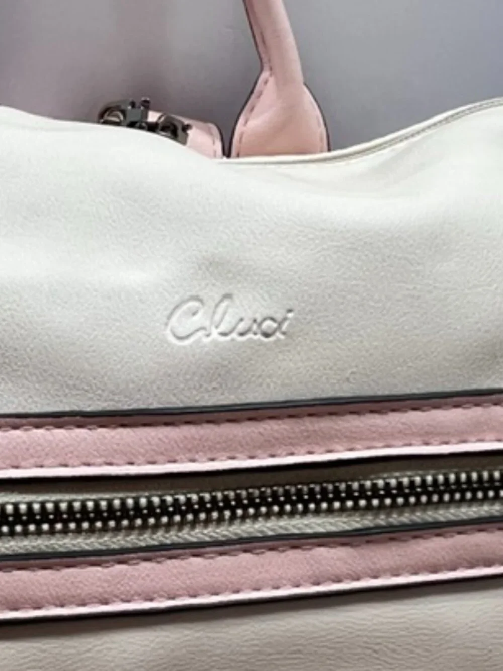 Cluci floral across