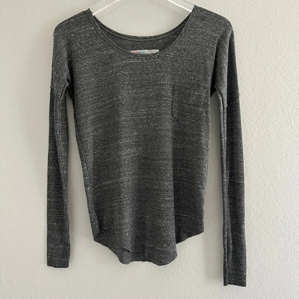 Free People FP Beach Long Sleeve Top Womens XS Gray Space Dye Ribbed Pocket Tee
