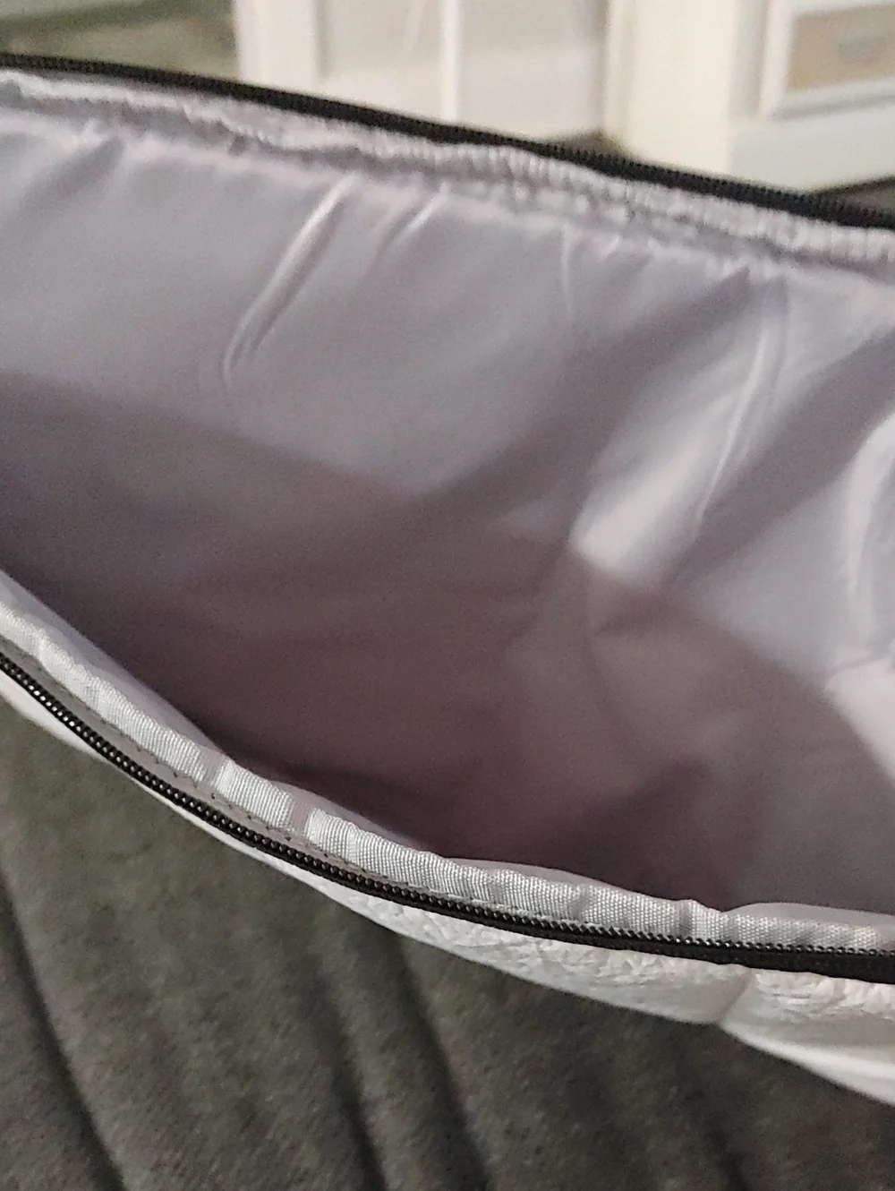 TOLA CeA padded white