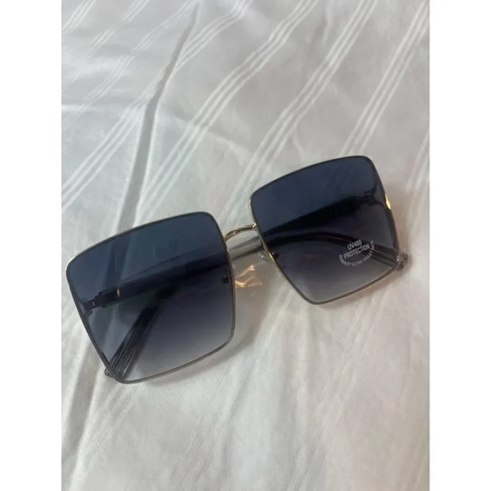 N/A black square