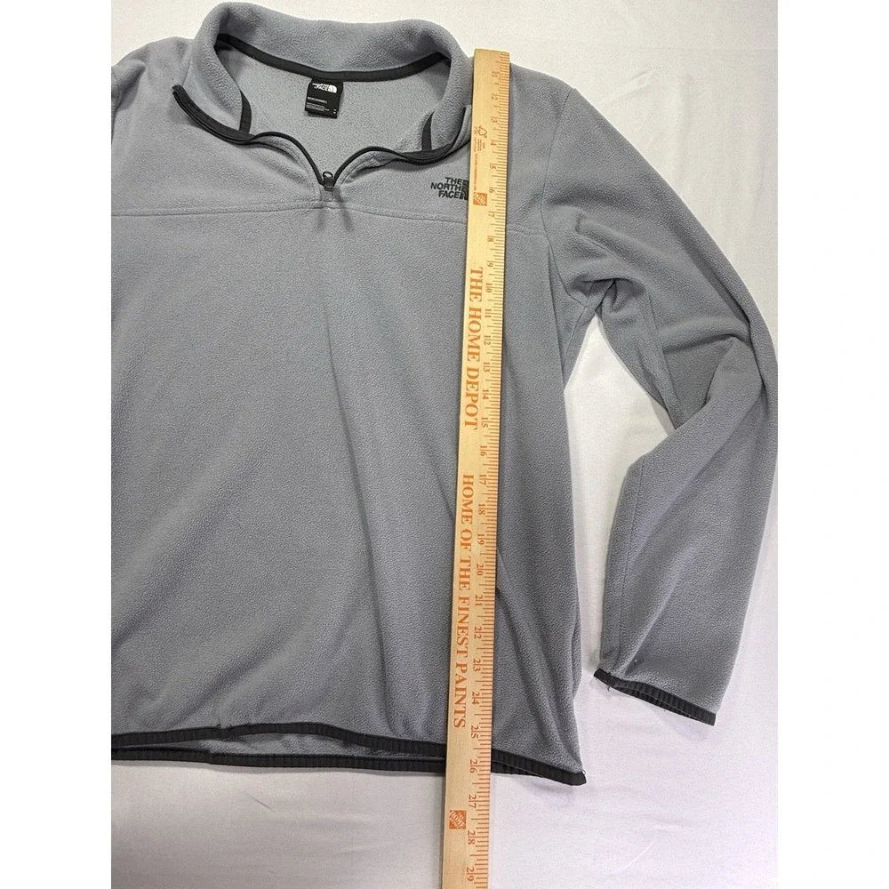 The North Face zipper left please