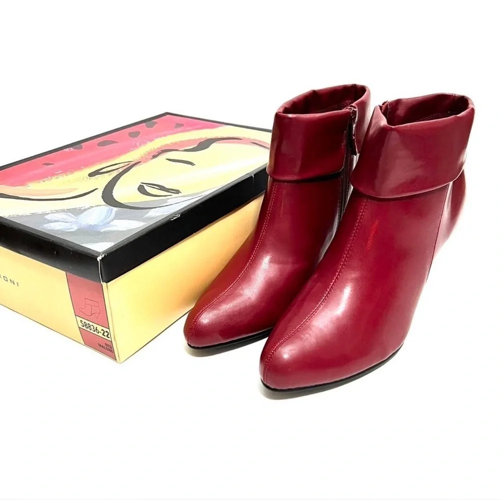 Vintage Y2K deadstock red vegan leather fold over zip up ankle boots