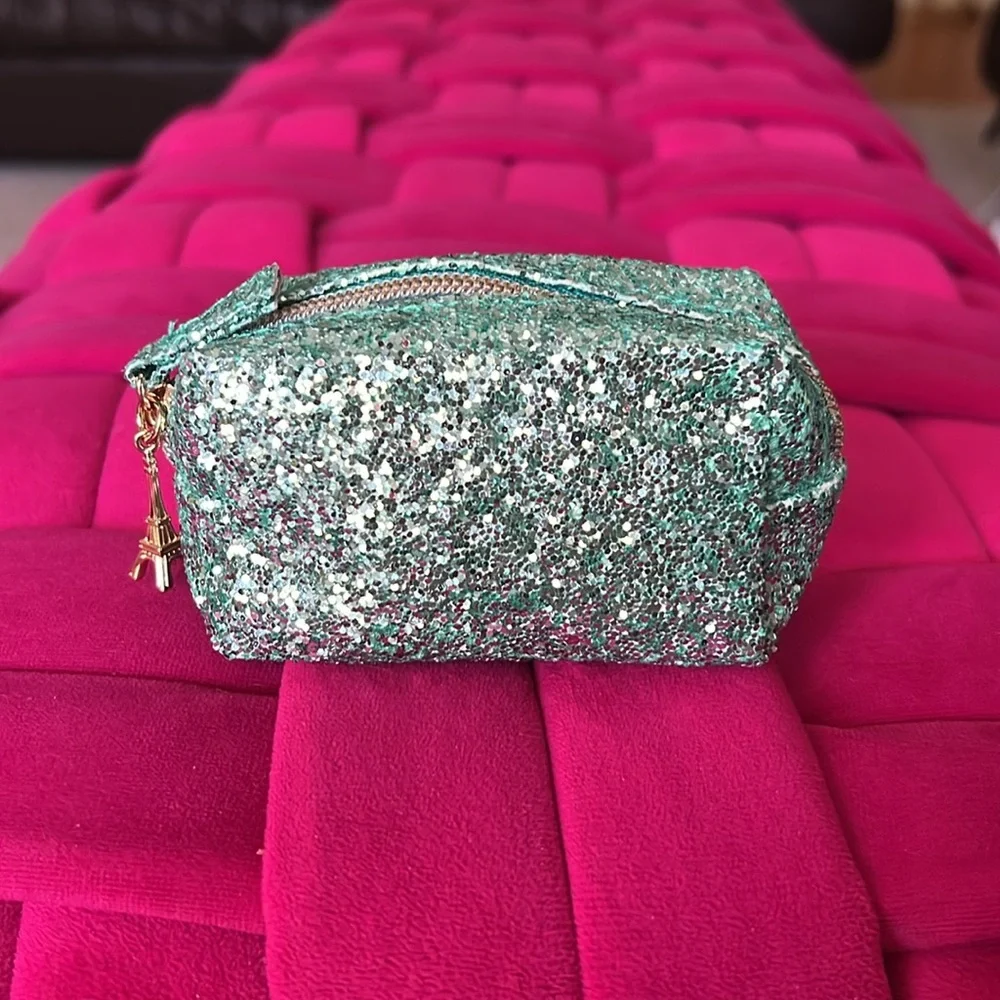 Too Faced reposhing this