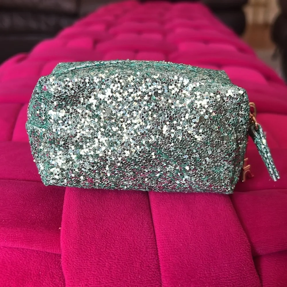 Too Faced reposhing this