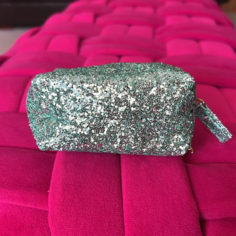 Too Faced reposhing this