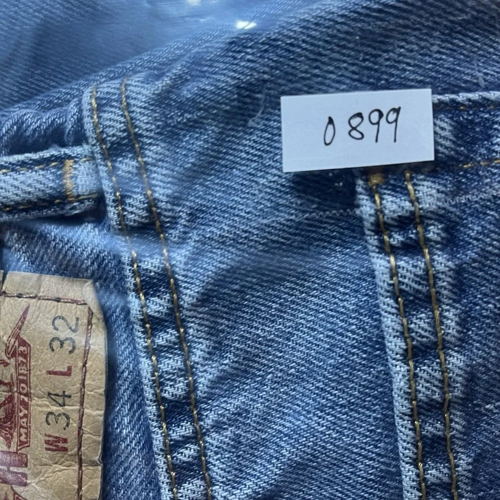 Levis preowned good