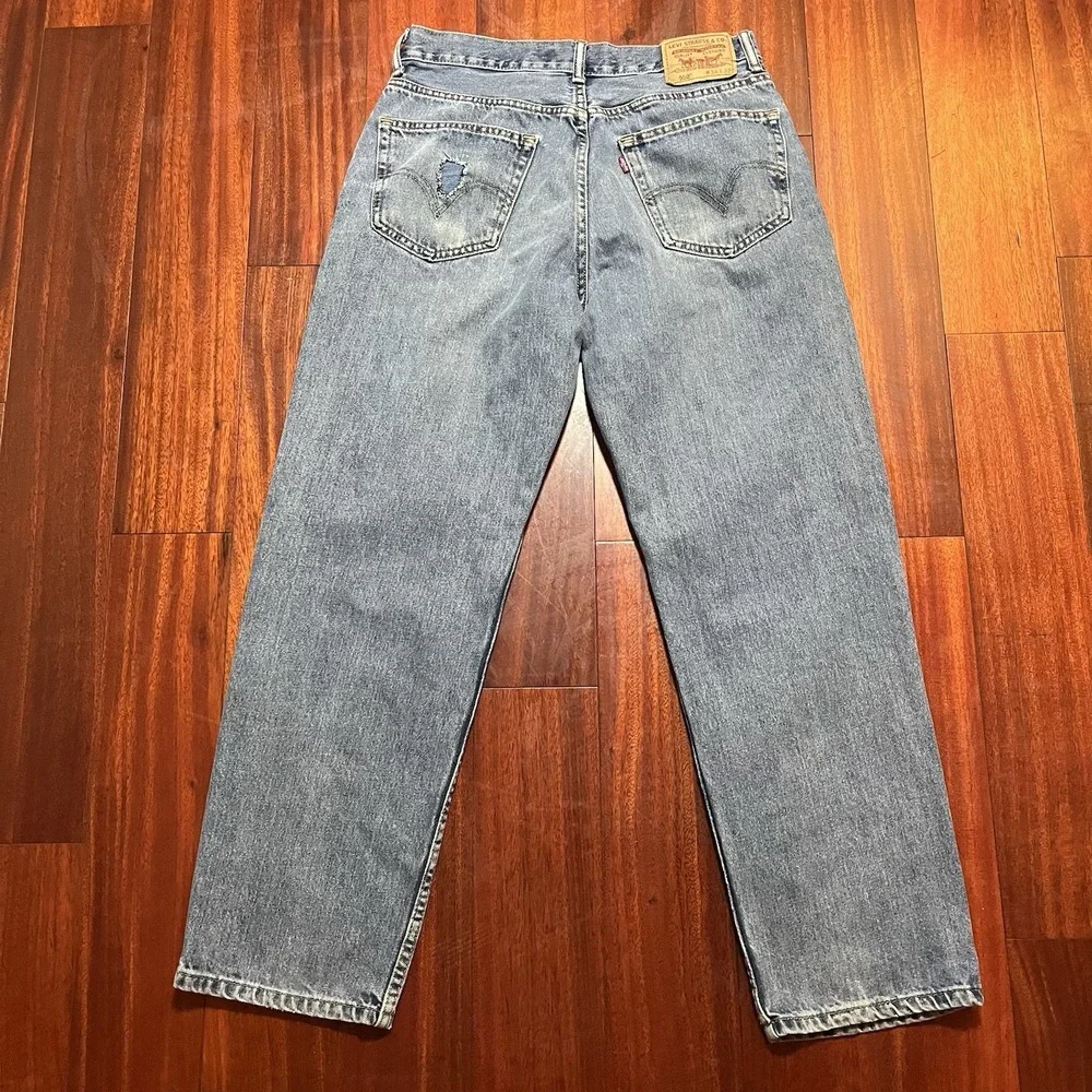 Levis preowned good