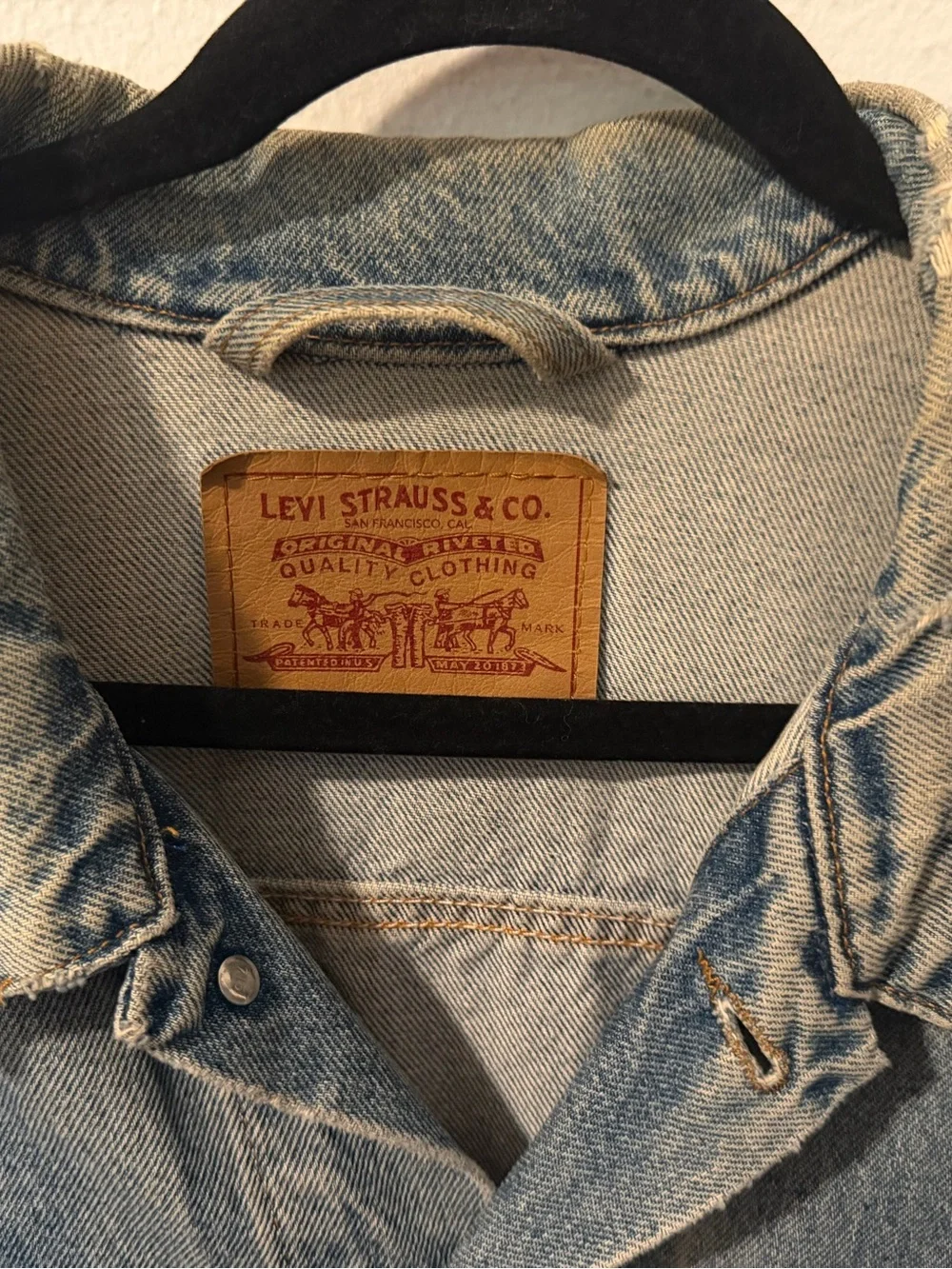 Levis distressed collar