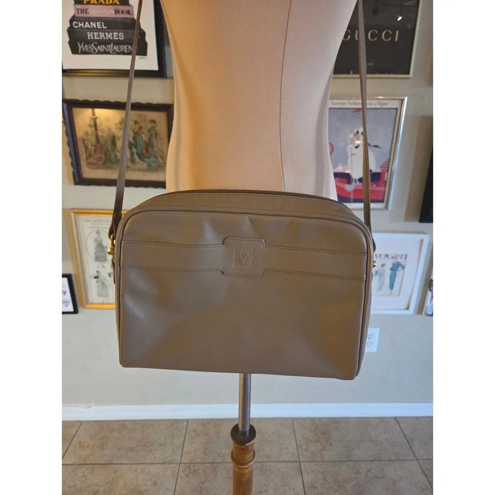 Anne Klein material color zipper