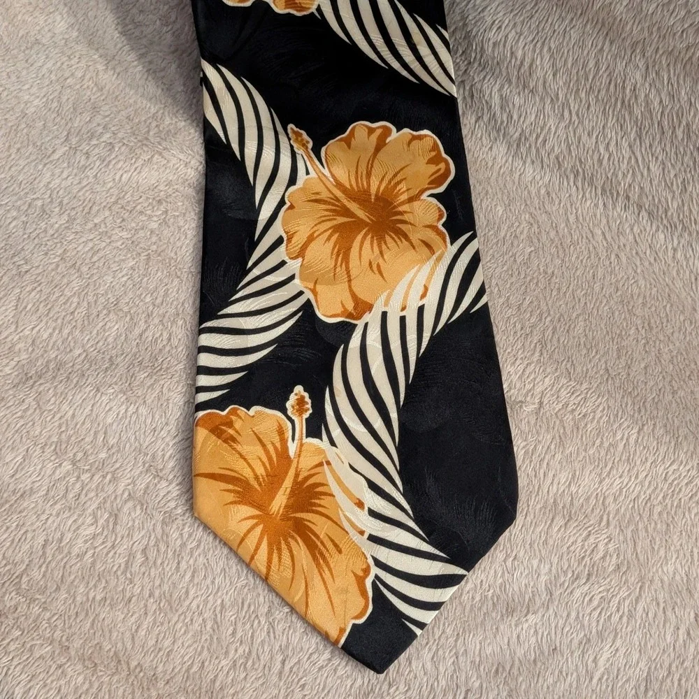 Tommy Bahama Necktie Silk Hibiscus Floral Tropical Black Orange Cream OSFA
