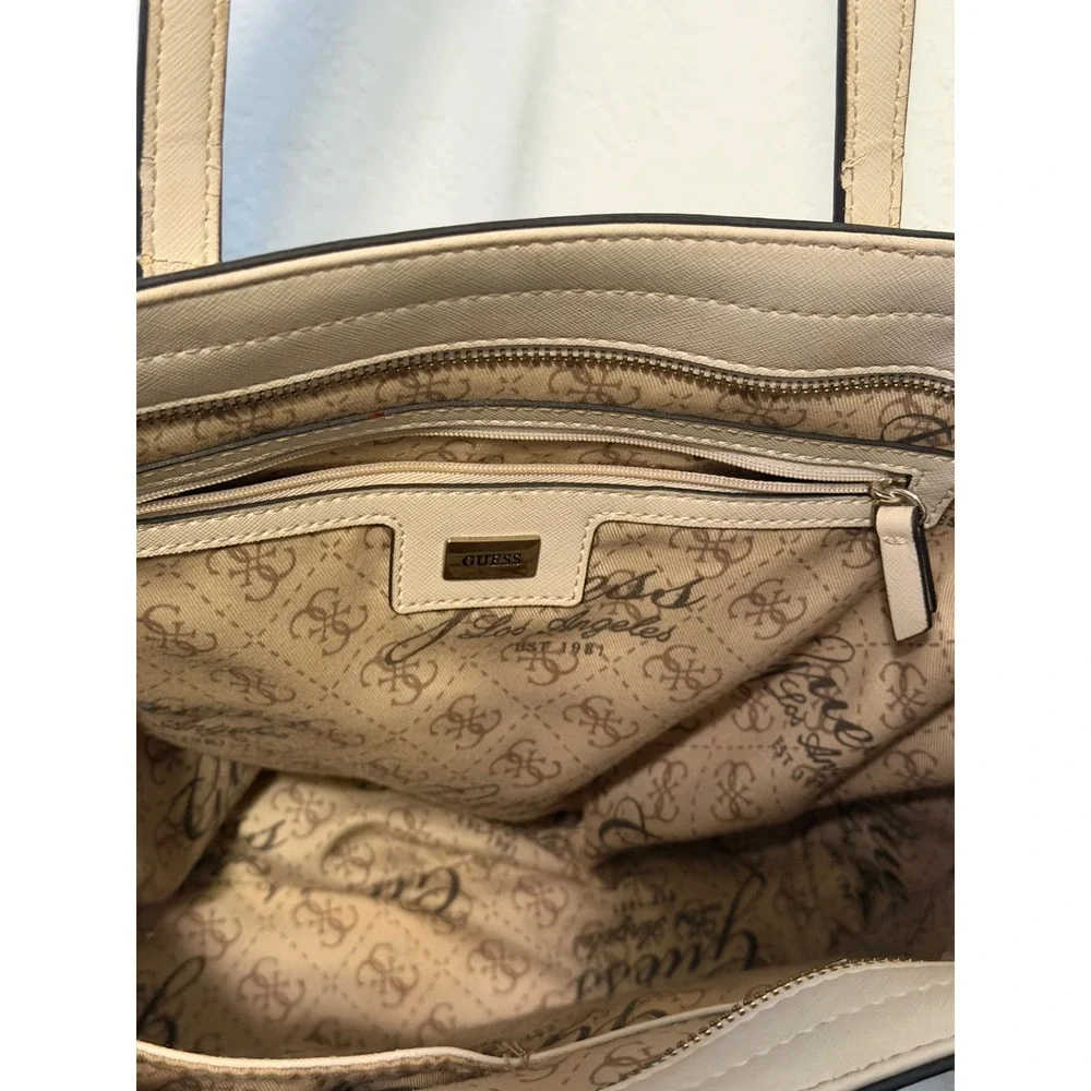 Guess cream saffiano