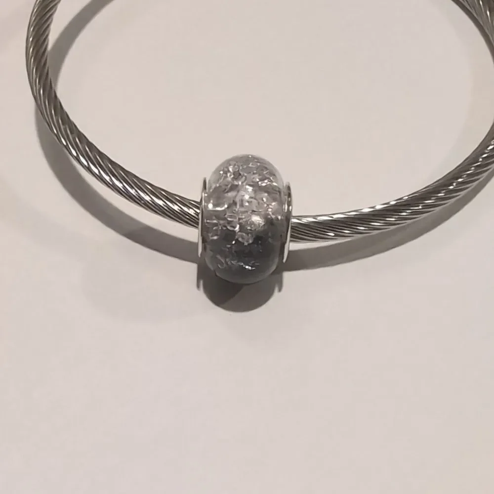charm silver black