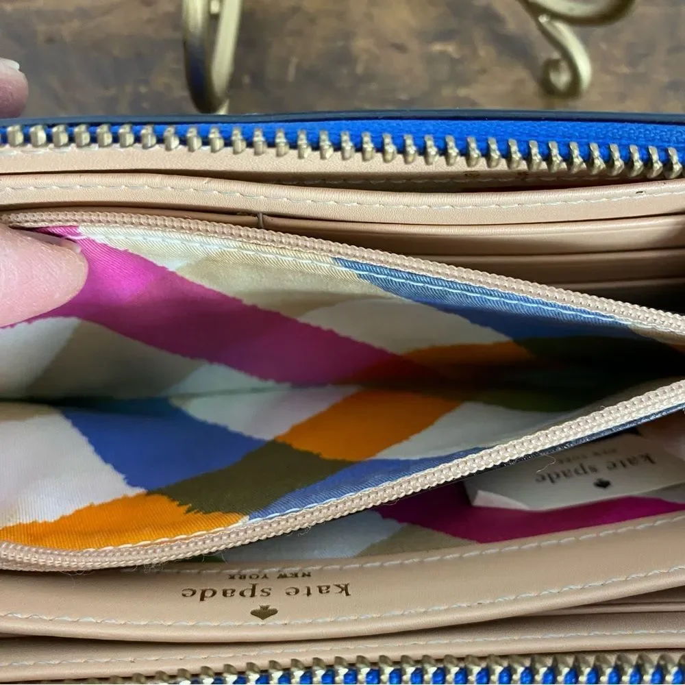 kate spade wallet features