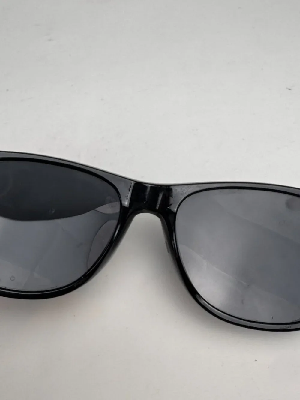 N/A black wayfarer