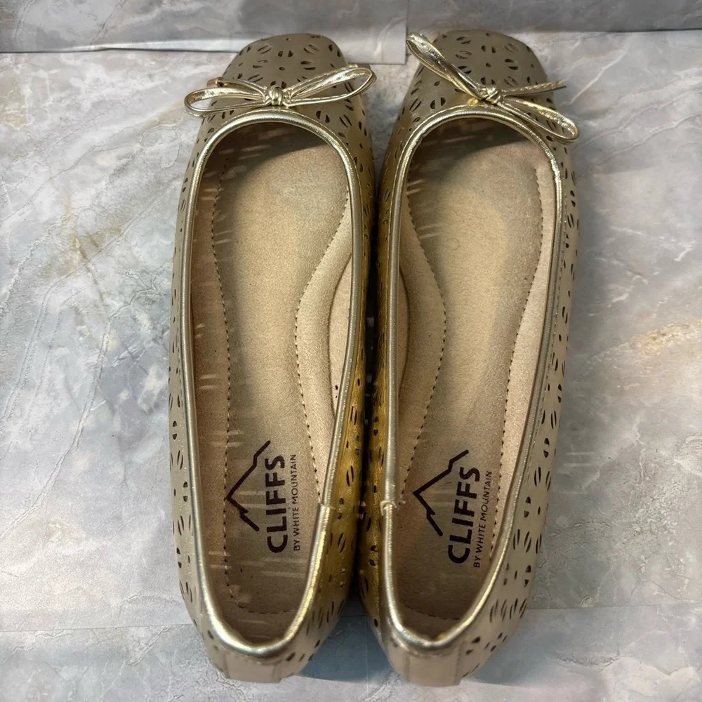 Cliffs by WHITE MOUNTAIN excellent preowned