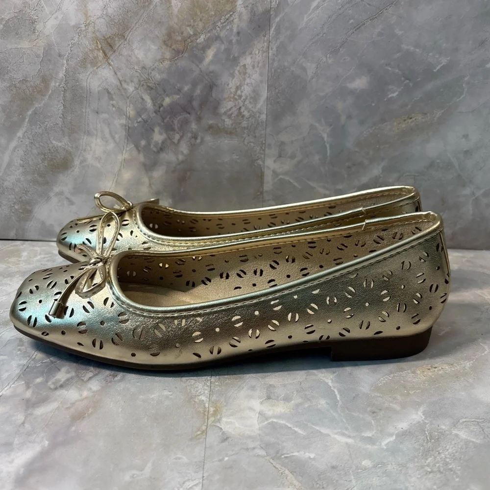 Cliffs by WHITE MOUNTAIN excellent preowned