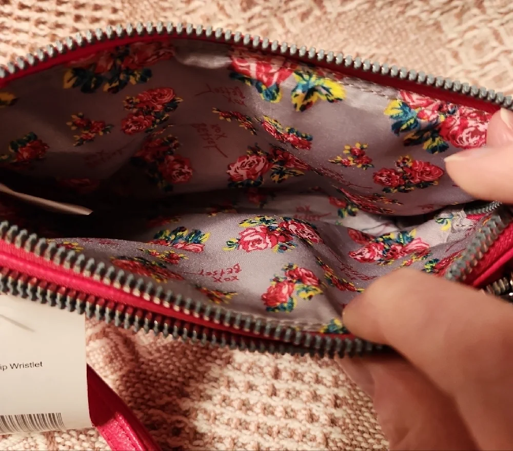 Betsey Johnson betsey johnson