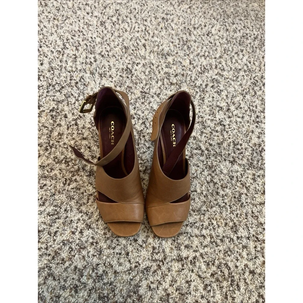 Coach‎ Women Camel Brown Leather Stiletto 3.5